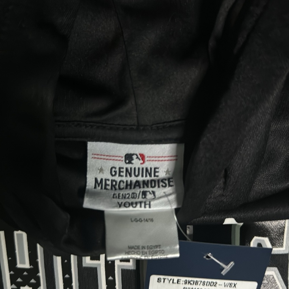 NWT MLB Genuine Hoodie “Chicago White Sox” - Picture 4 of 4